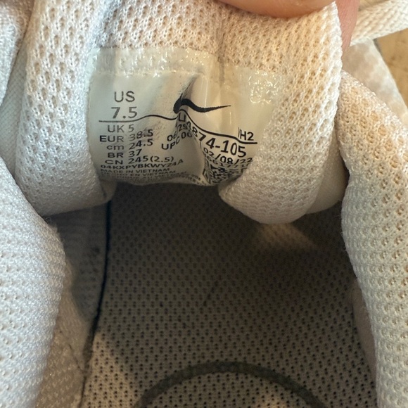 Nike Ryz 365 2 size 7.5 - Picture 7 of 8